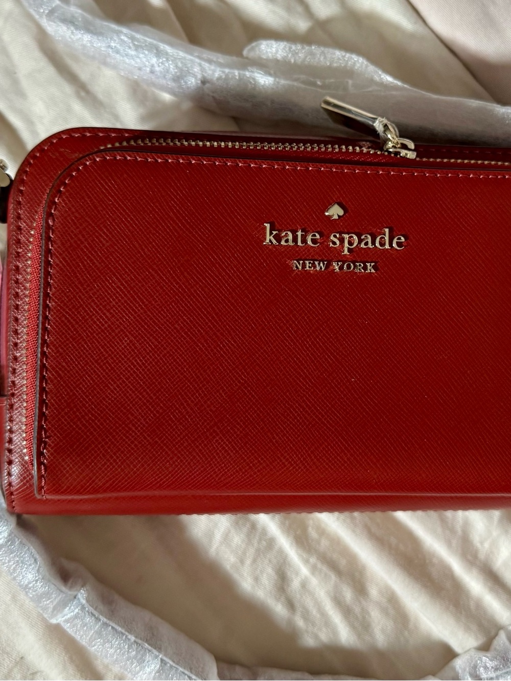 Kate Spade New York red currant saffiano crossbody wallet with gold logo - Staci